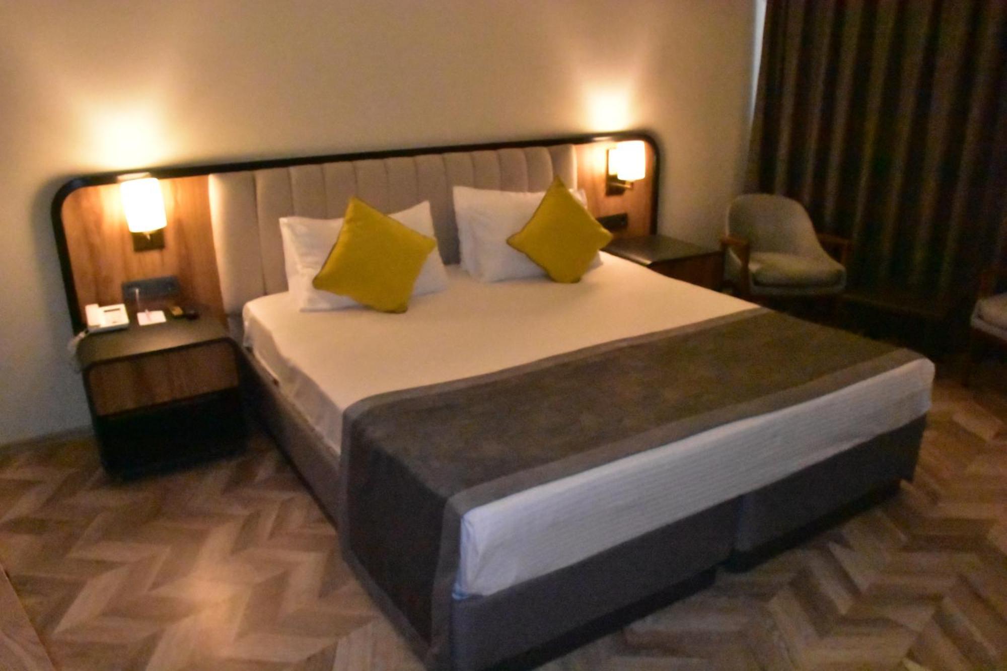 Uk Ankara Hotel Extérieur photo