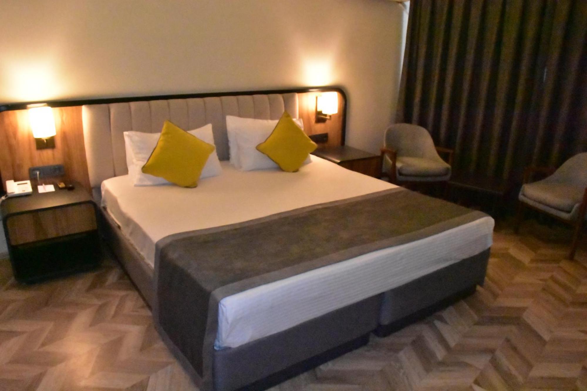 Uk Ankara Hotel Extérieur photo